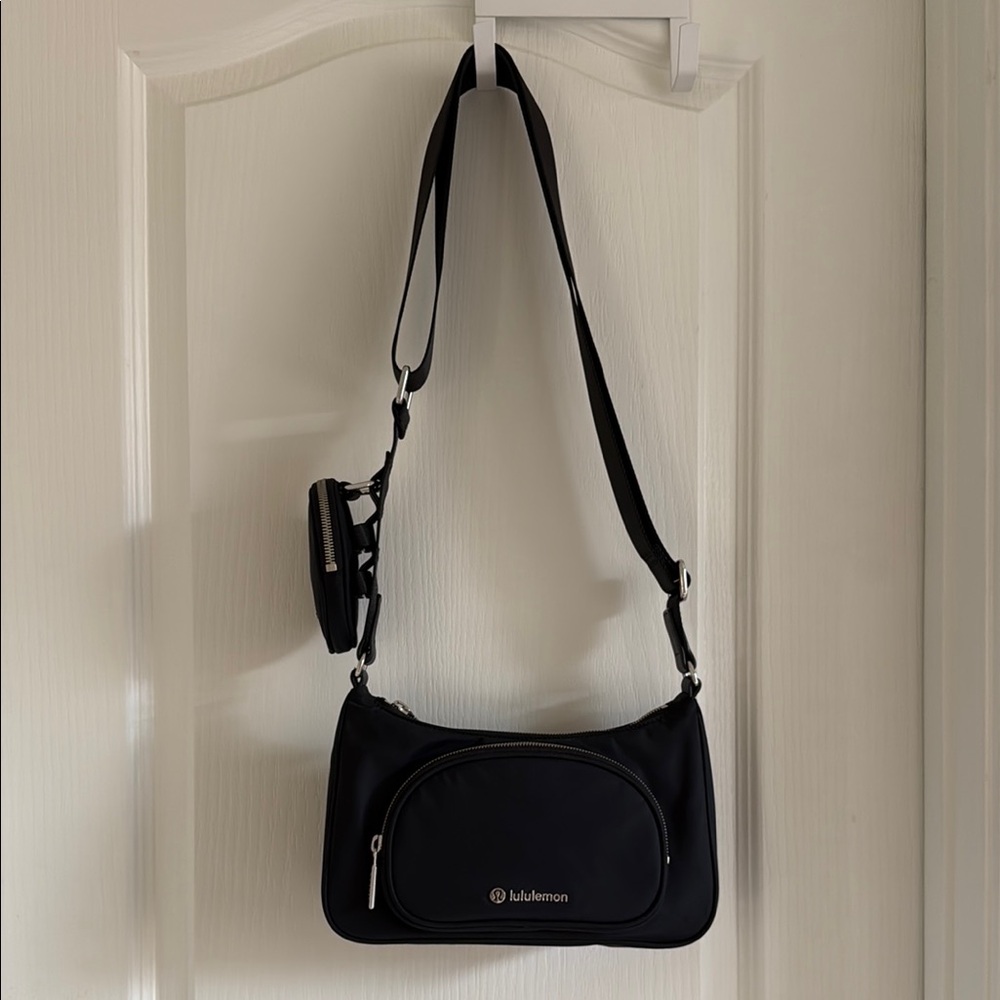 EUC Lululemon Athletica Crossbody with Nano Pouch 2L